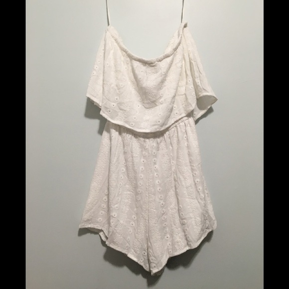 Cupcakes and Cashmere Malibu Embroidered Romper S - Picture 10 of 15